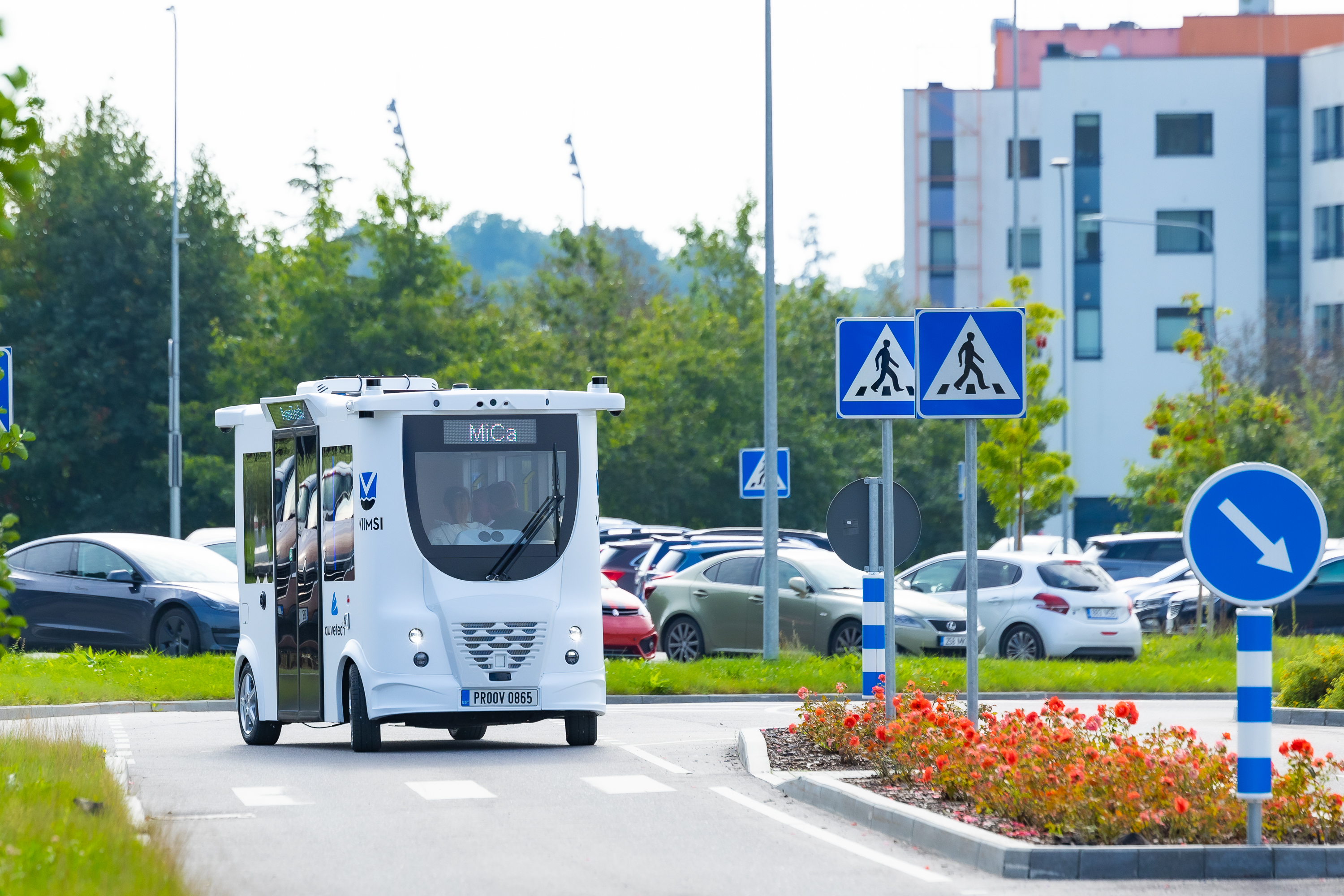 Isesõitev buss