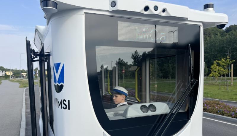 Isesõitev buss